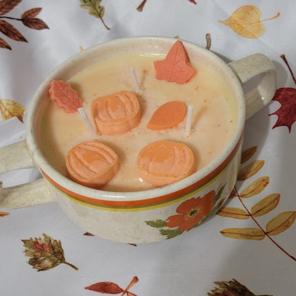 Pumpkin Pie & Vanilla Ice Cream Scented 100% Soy Candle - Picture 2 of 4